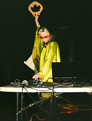 BMB con. + Viola Yip + Bella Comsom + Fleurop