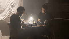 Hörbar: Hermes Hemmnis / Sasha Iliashenko + Junya Fujita